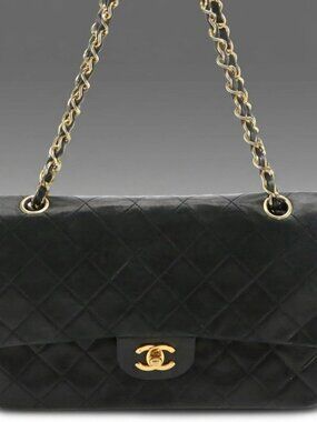 Chanel Vintage Double Flap Shoulder Bag in Black Quilted Lambskin Leather